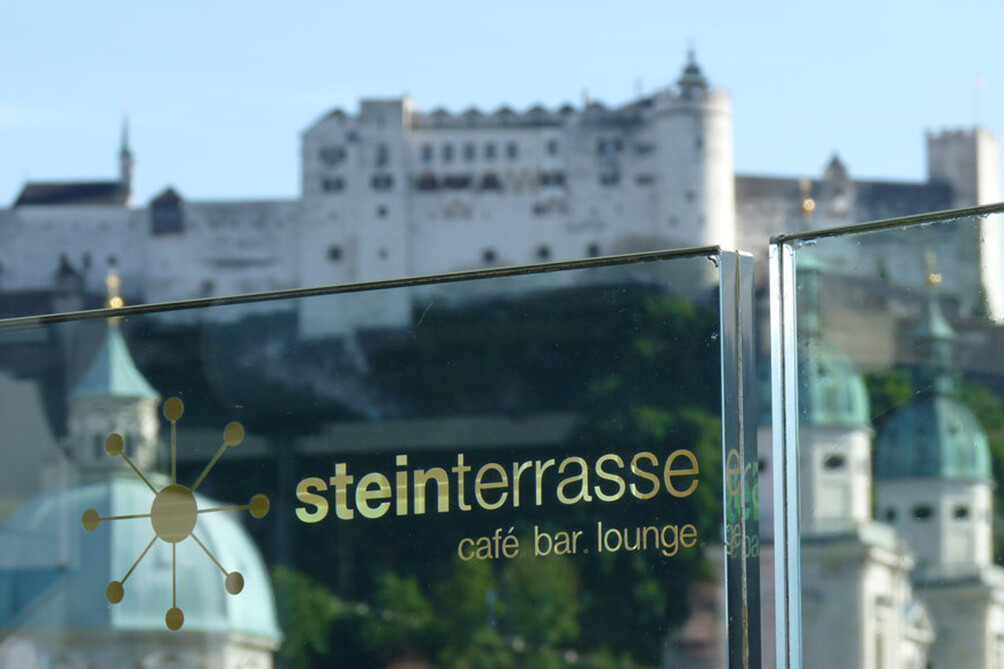 Steinterrasse Salzburg Glasscheibe