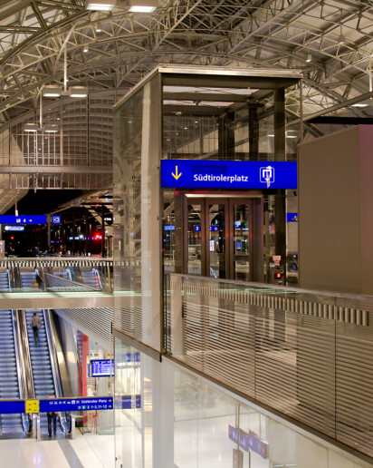 Ganzglas Bahnhof Salzburg